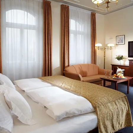 エクセルシオール マリアーンスケー・ラーズニェ