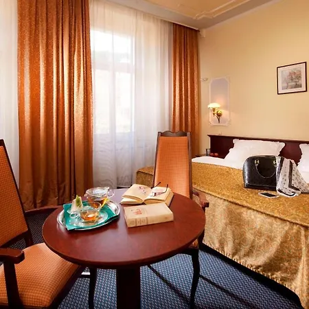 ホテル エクセルシオール 4*