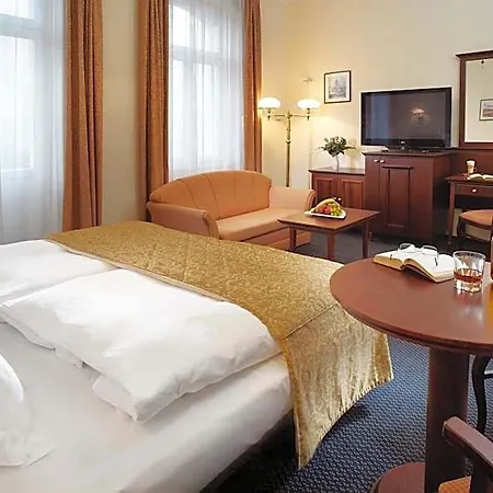 Excelsior Hotel