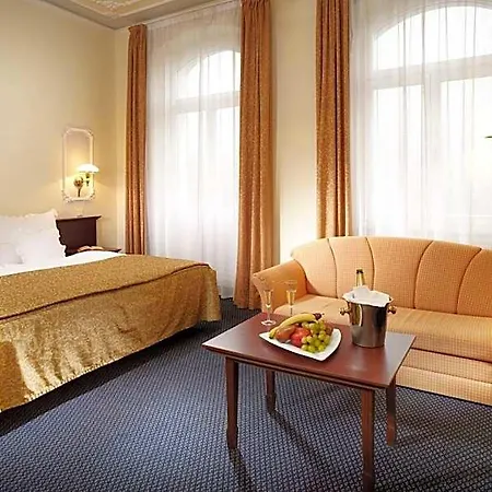 Excelsior Hotel 4*
